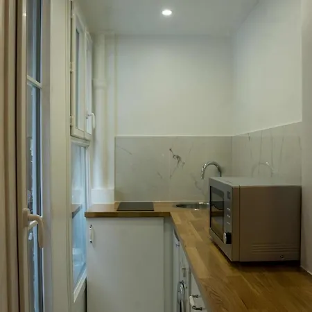 Cozy Studio Near Pere Lachaise * פריז